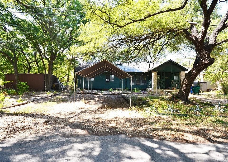 1st image of 301 Woods Ln