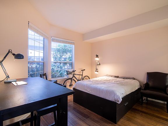 Bedroom 1 (smaller master)