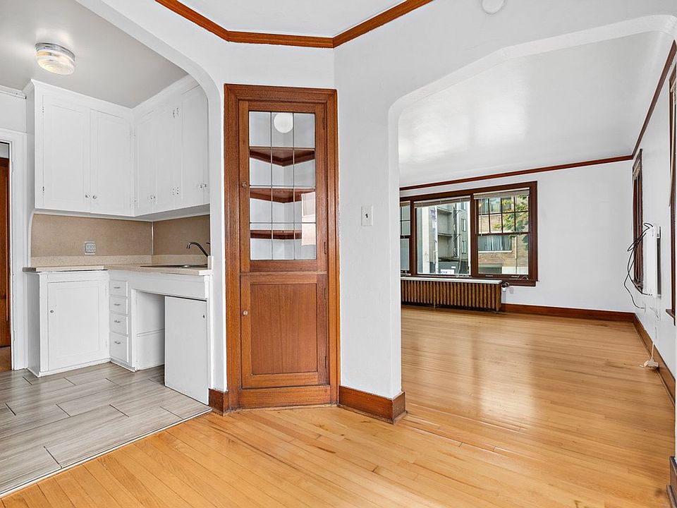 1st image of 4134 11th Ave NE #205