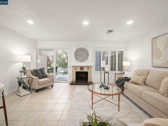 4th image of 7556 Silvertree Ln #20