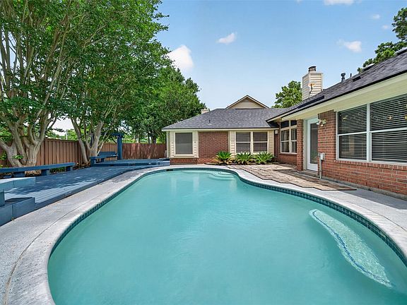 2nd image of 15607 Garden Bend Cir