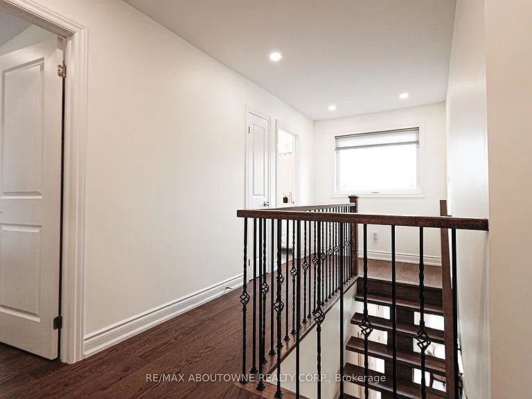 3301 Nadine Cres — Photo 22