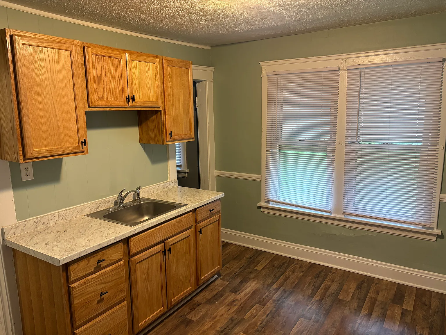2 bed, 950 sqft, $900 — Photo 4