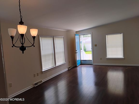 4th image of 1428 Forest Way
