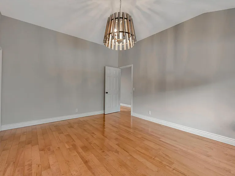 811 College Ave — Photo 37