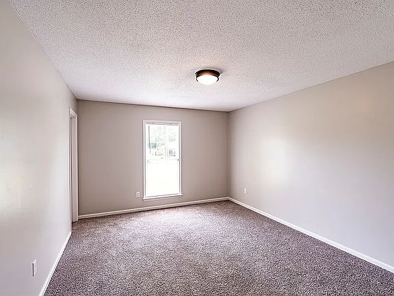 4th image of 528 Iveys Scenic Dr