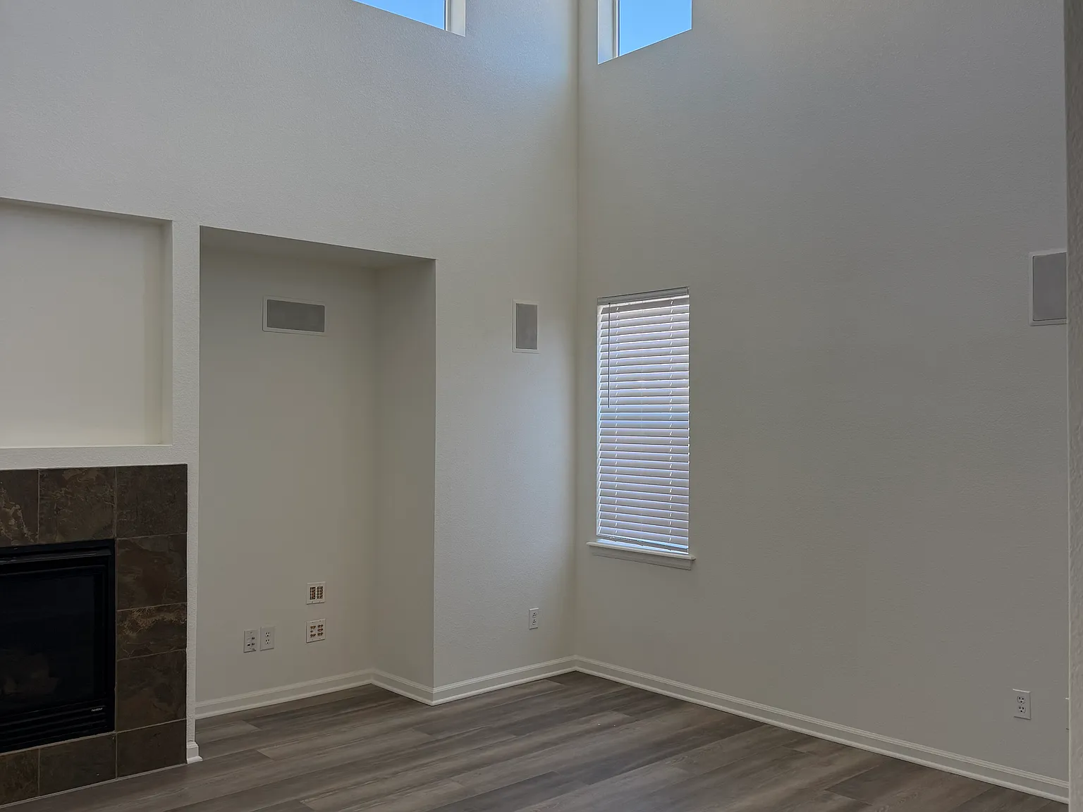 5 bed, 2821 sqft, $3,500 — Photo 4