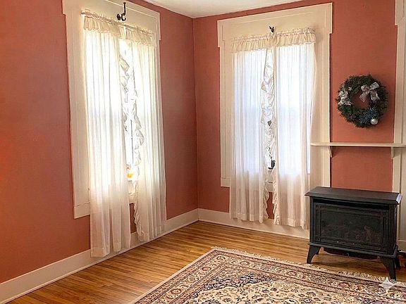 3rd image of 1515 Odell Rd