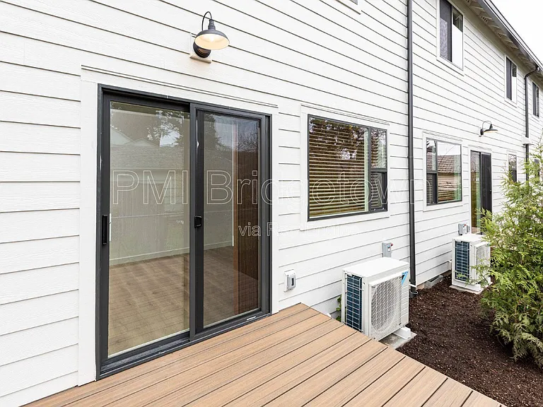 6506 SE 63rd Ave — Photo 20