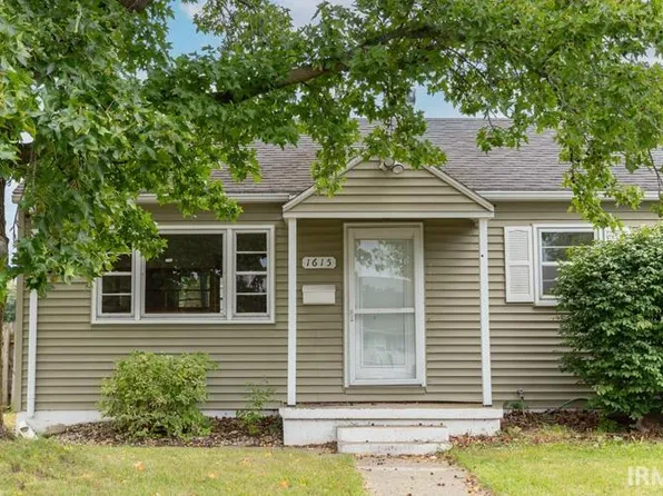 1615 N Wellington St, South Bend, IN 46628