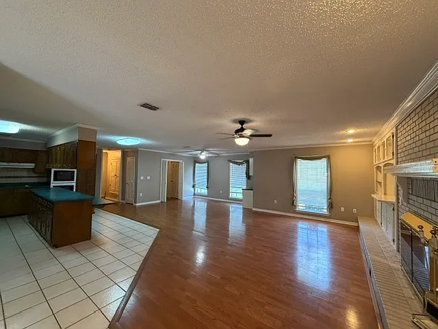202 Adams Dr — Photo 8