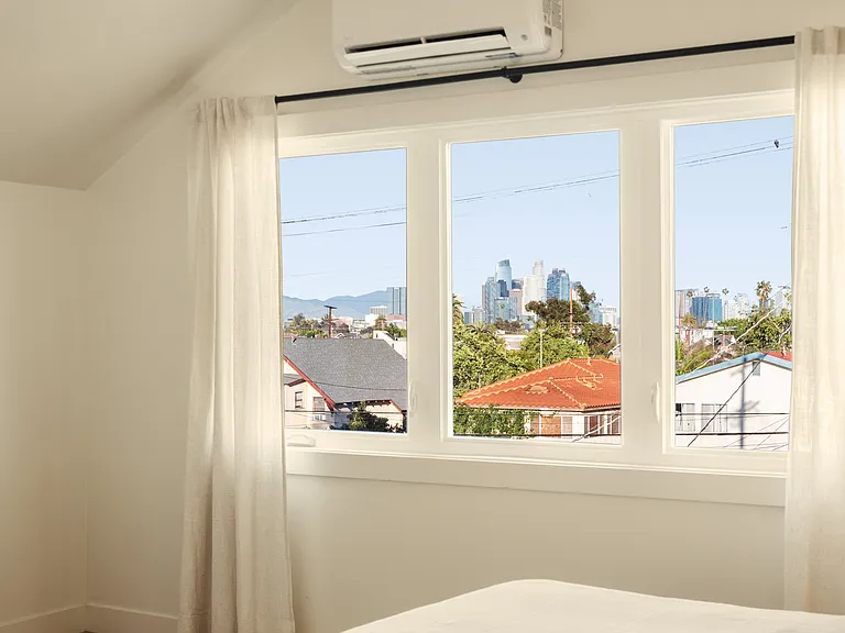2722 S La Salle Ave #1/4 — Photo 13