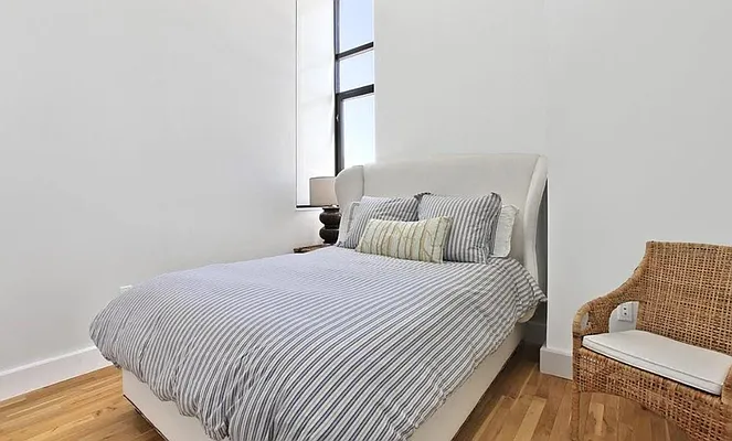 Sold by Compass | media 7