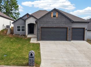 3311 Harbour Town Pl, Claremore, OK 74019