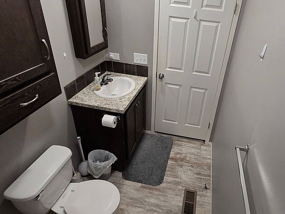 3rd image of 5245 Coventry Dr