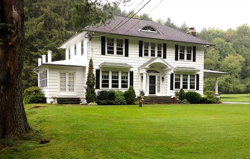 2nd image of 1686 Shandelee Rd