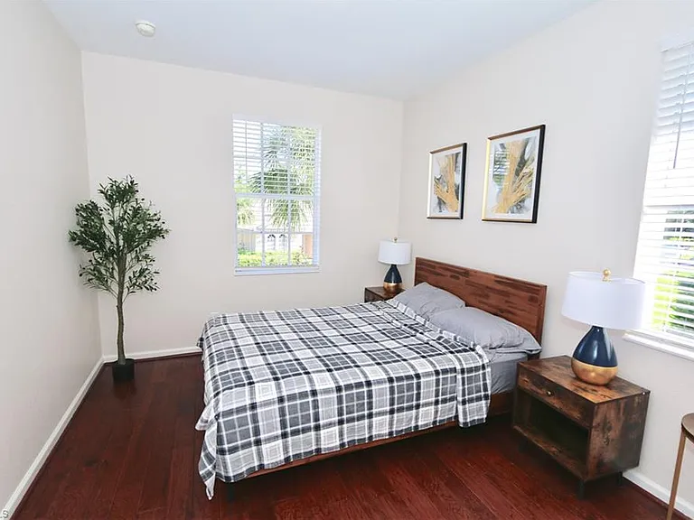 15578 Vallecas Ln — Photo 18