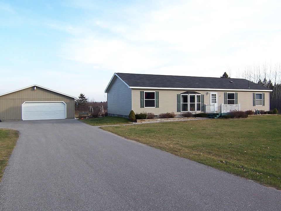 8.5 acres - paved drive