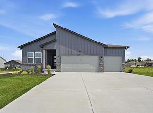 1516 SW 8th Ter, Oak Grove, MO 64075