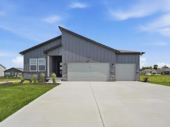 1516 SW 8th Ter, Oak Grove, MO 64075
