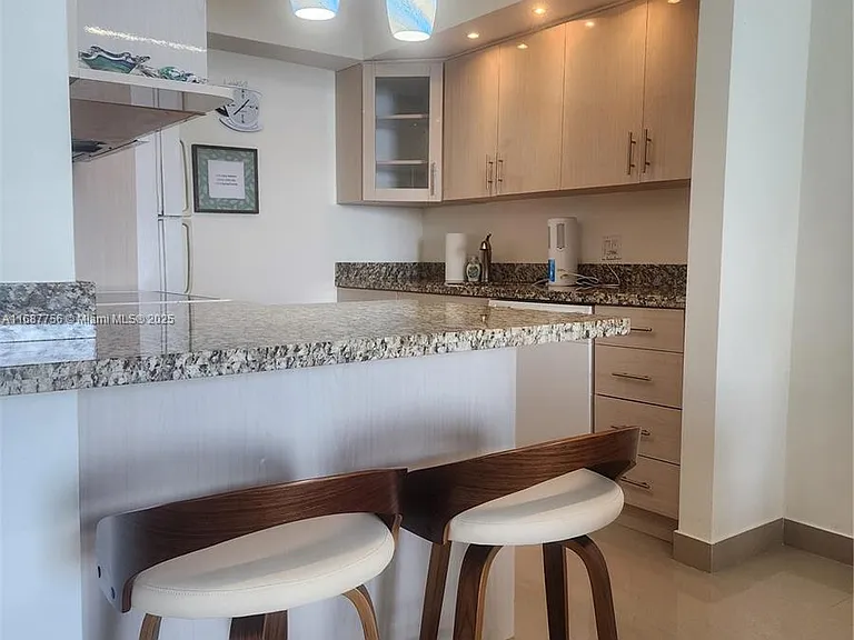 3505 S Ocean Dr #507 — Photo 6