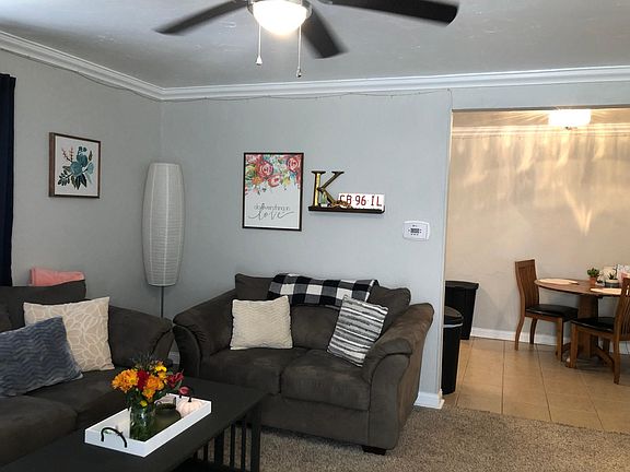 2nd image of 2136 W Sherwood Ave