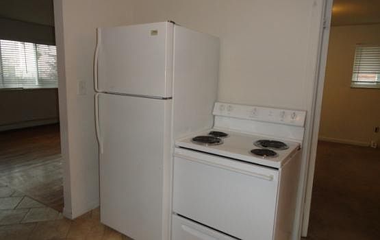 2nd image of 38560 Meadowdale St APT 1