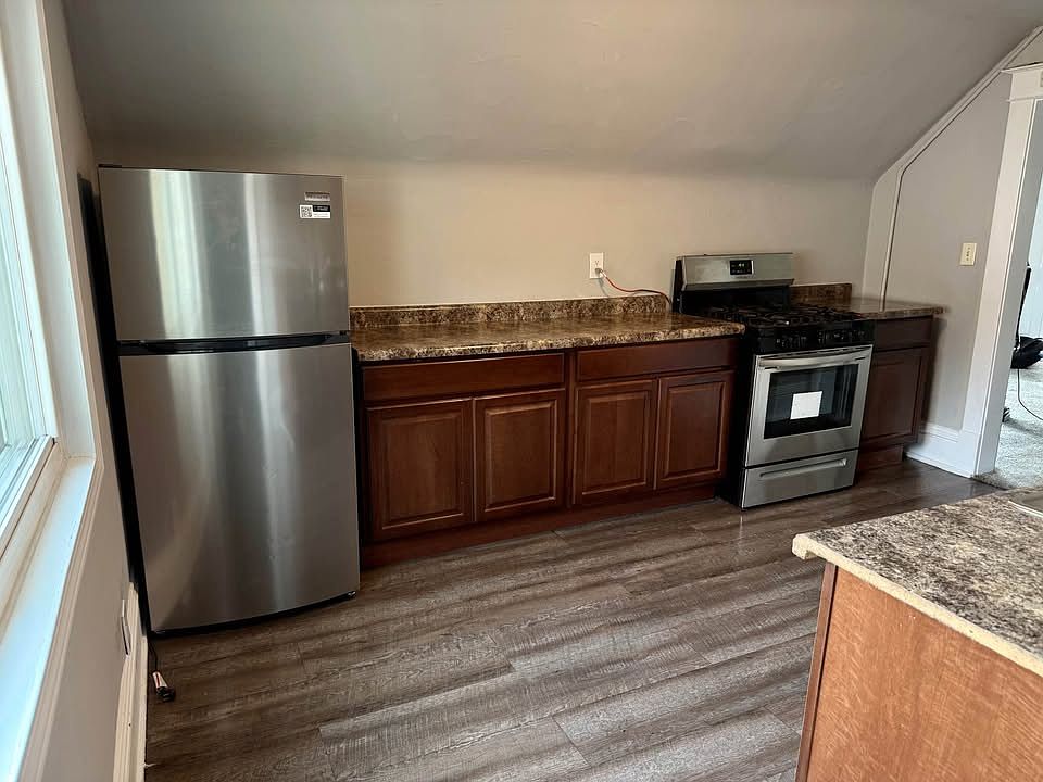 1st image of 473 Banfil St #2