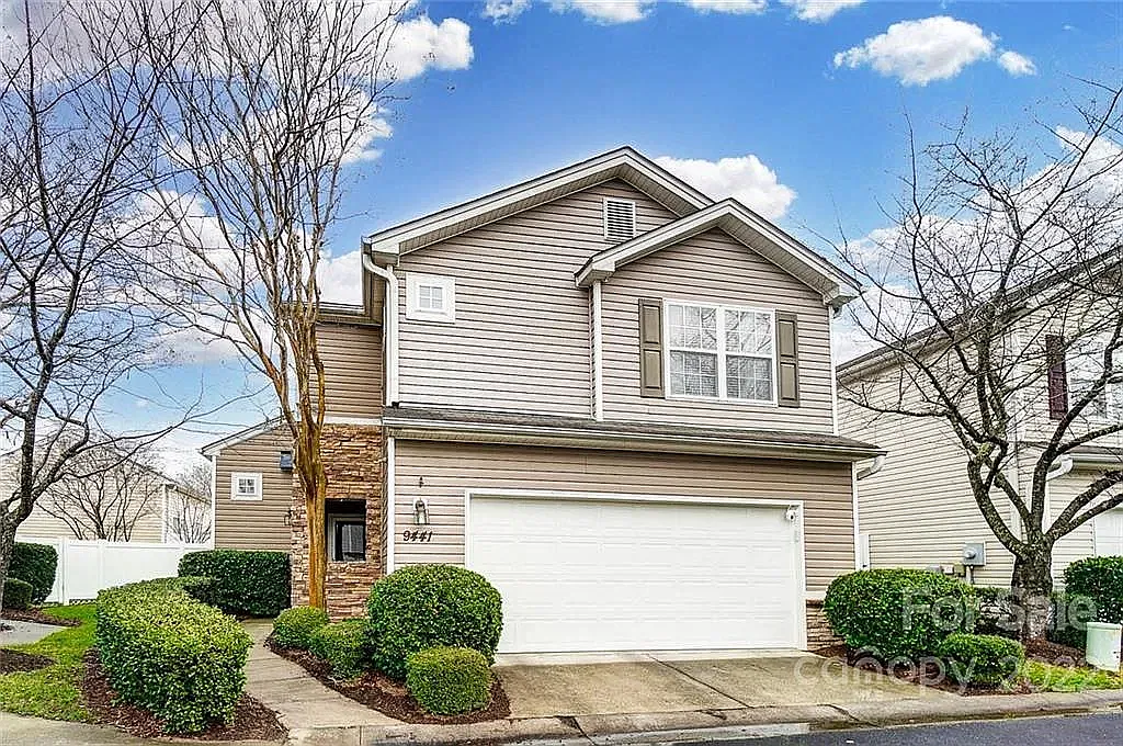 2 bed, 2.5 bath, 1373 sqft, $2,200 — Photo 3