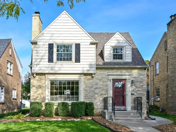 8844 Stickney AVENUE, Wauwatosa, WI 53226