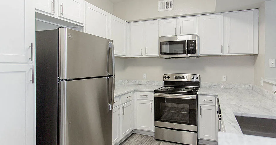 Willow Lake Apartments — Photo 2