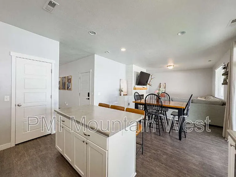3565 S Water Lilly Ln — Photo 10