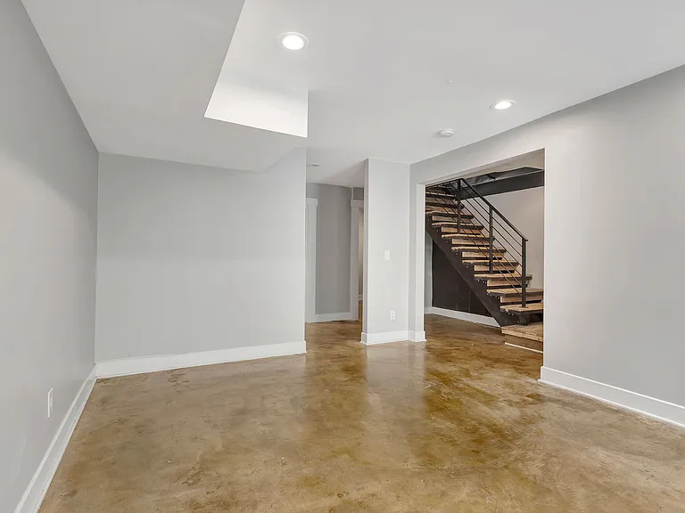 2724 Glendora Ave — Photo 27