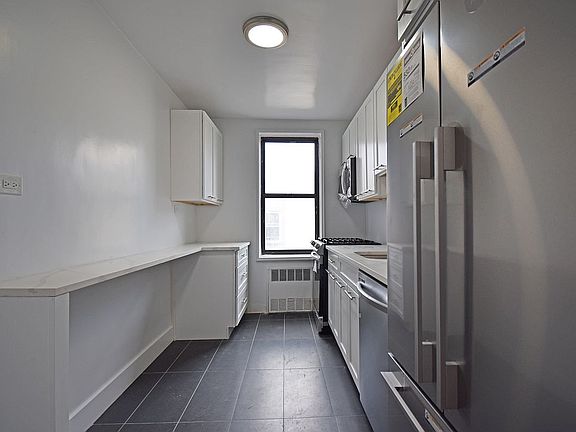 4th image of 2781A Ocean Ave #6J