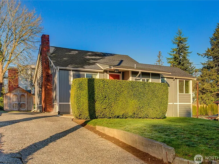 12563 17th Ave NE — Photo 1