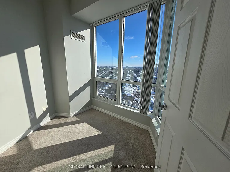 18 Holmes Ave #2203 — Photo 9