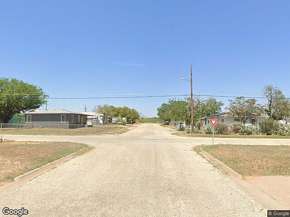 Exterior Neighborhood (street photo)