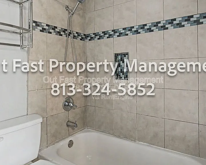 1718 W Hills Ave #D — Photo 32