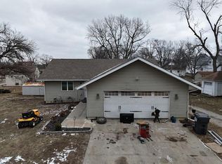 710 N A St, Oskaloosa, IA 52577