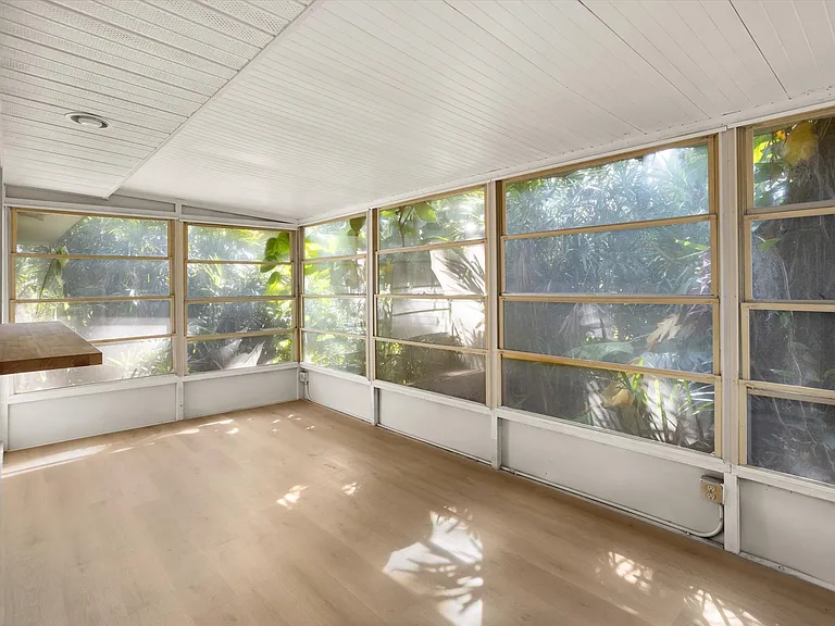 8725 Erie Ln — Photo 24