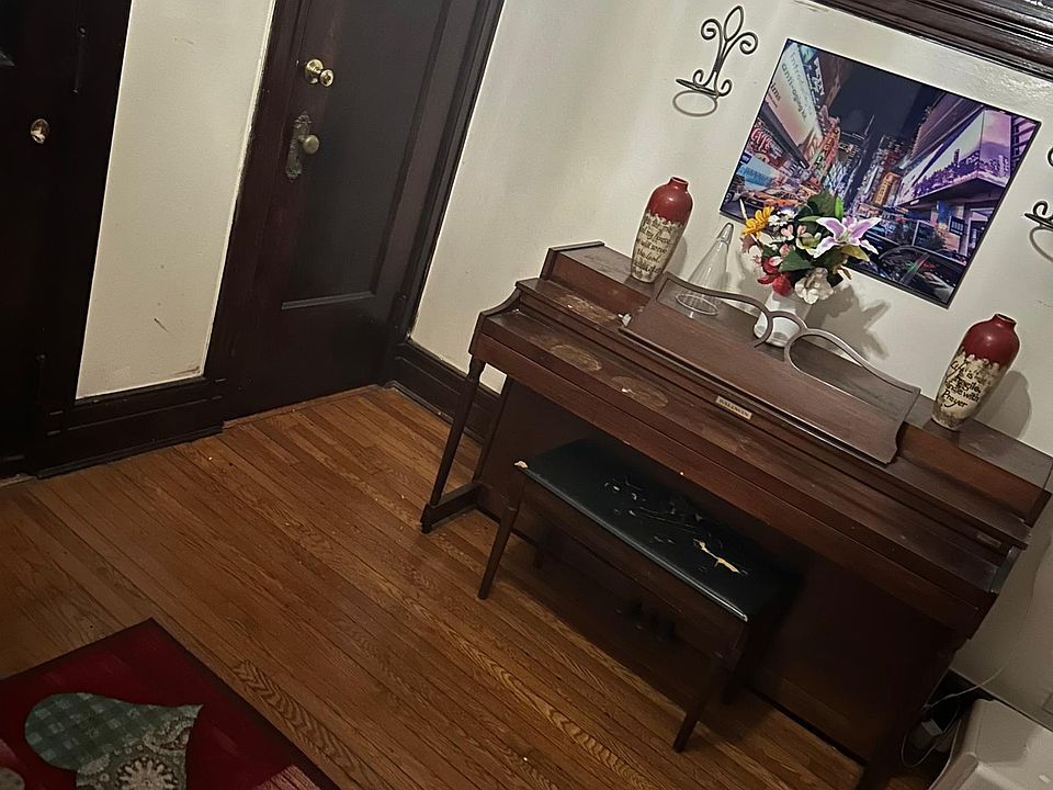 2nd image of 219 Tecumseh Ave #1