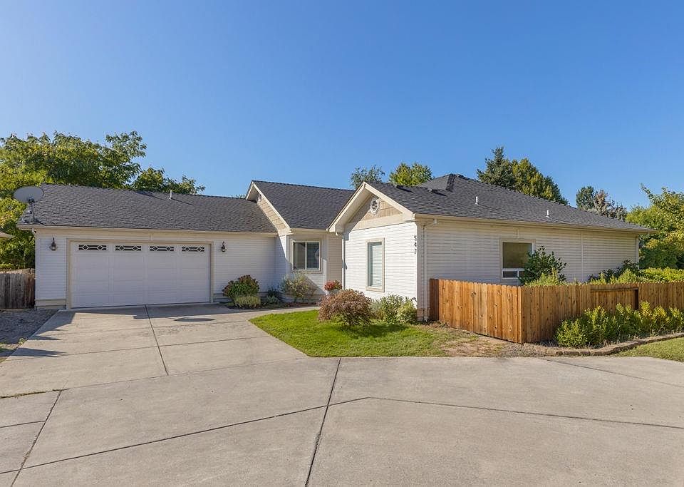 1st image of 547 Silver Creek Dr