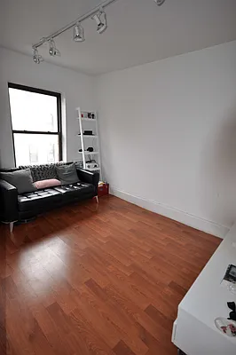 Rented by REAL New York | media 9