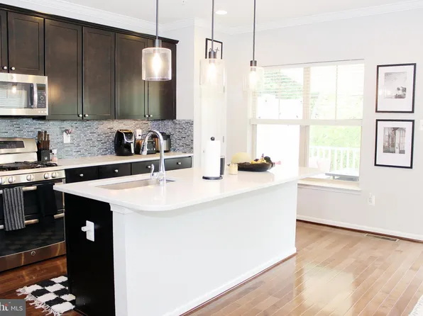 288 Brennanhill Dr, Glen Burnie, MD 21060