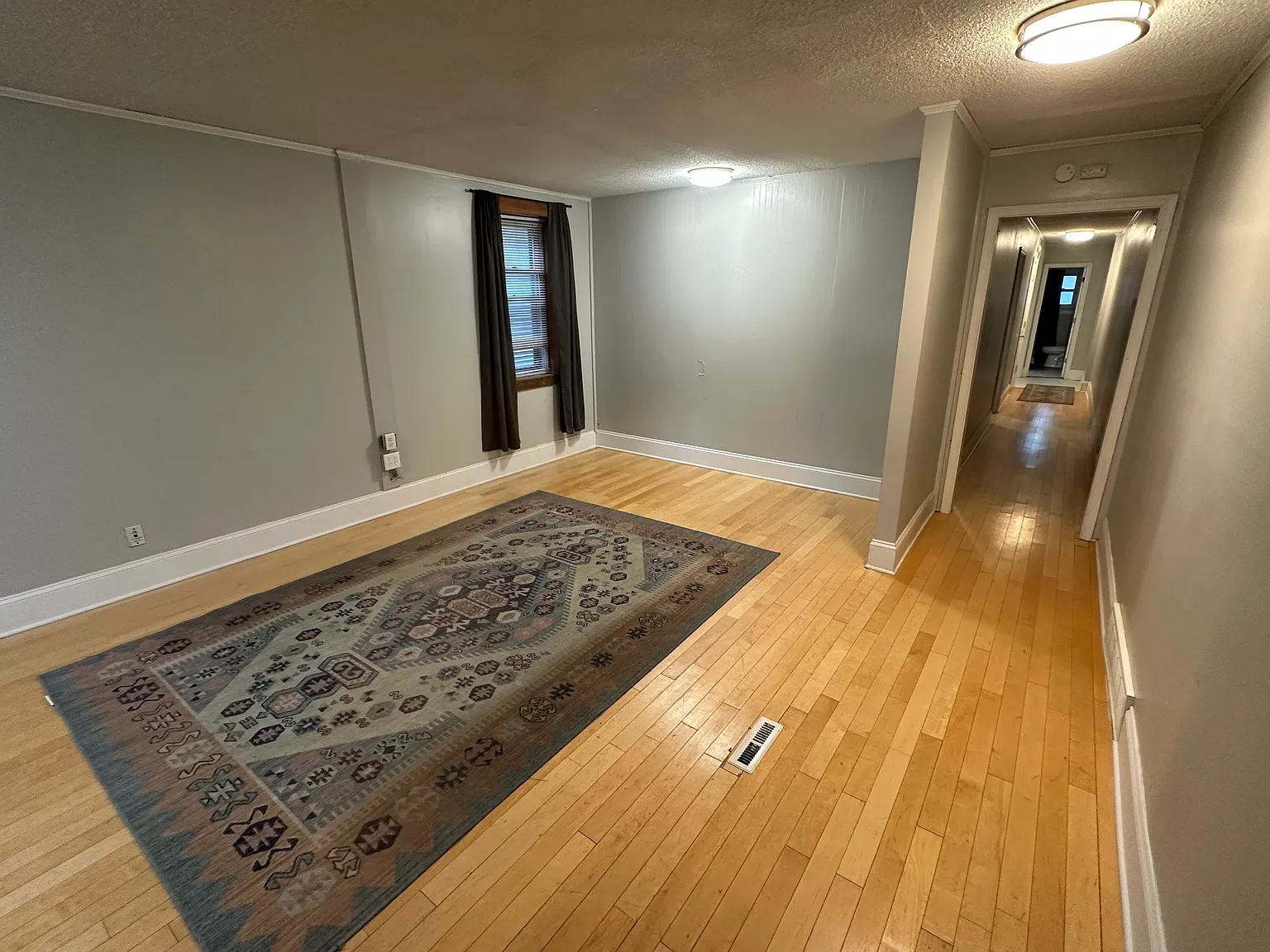 2653 Dupont Avenue S — Photo 4