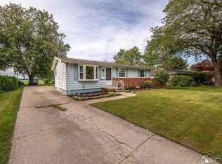 255 Crampton Dr, Monroe, MI 48162
