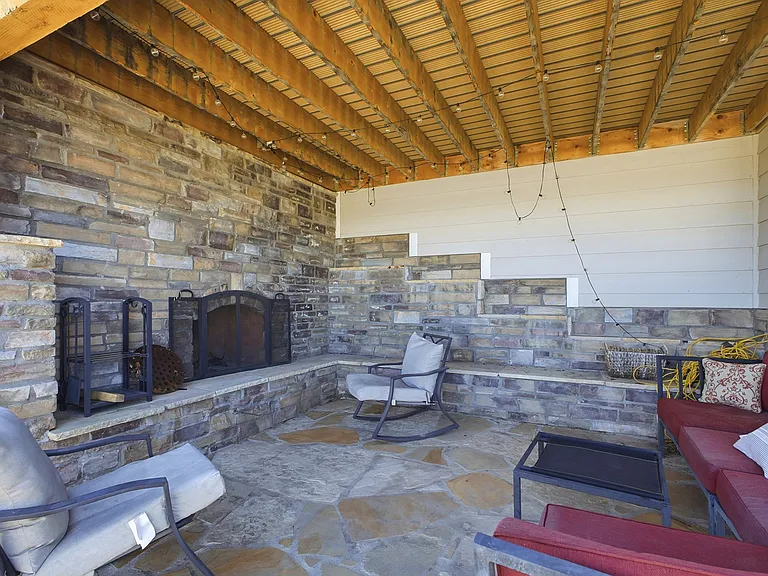 1095 Sage Rd — Photo 39