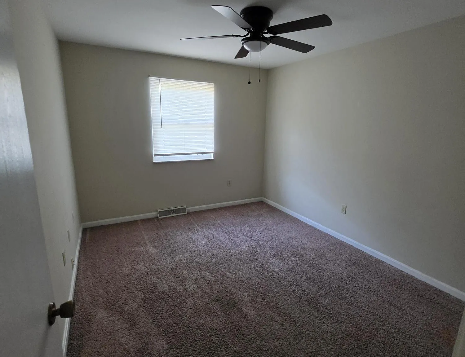 2 bed, 1000 sqft, $1,450 — Photo 4