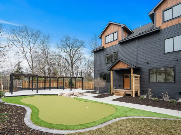 9738 University Ave NW, Coon Rapids, MN 55448