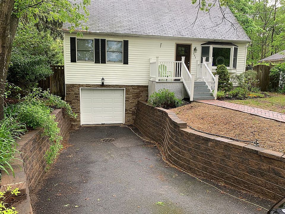 1st image of 193 Parkway Dr